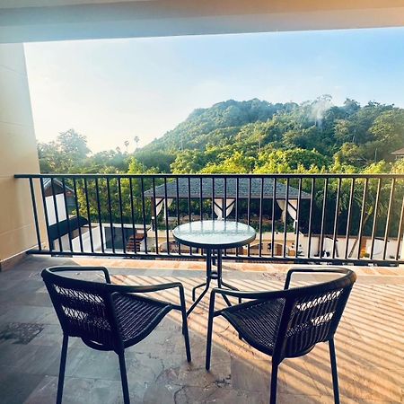Ocean Pie Phuket - Adult Only Hotell Rawai Exteriör bild