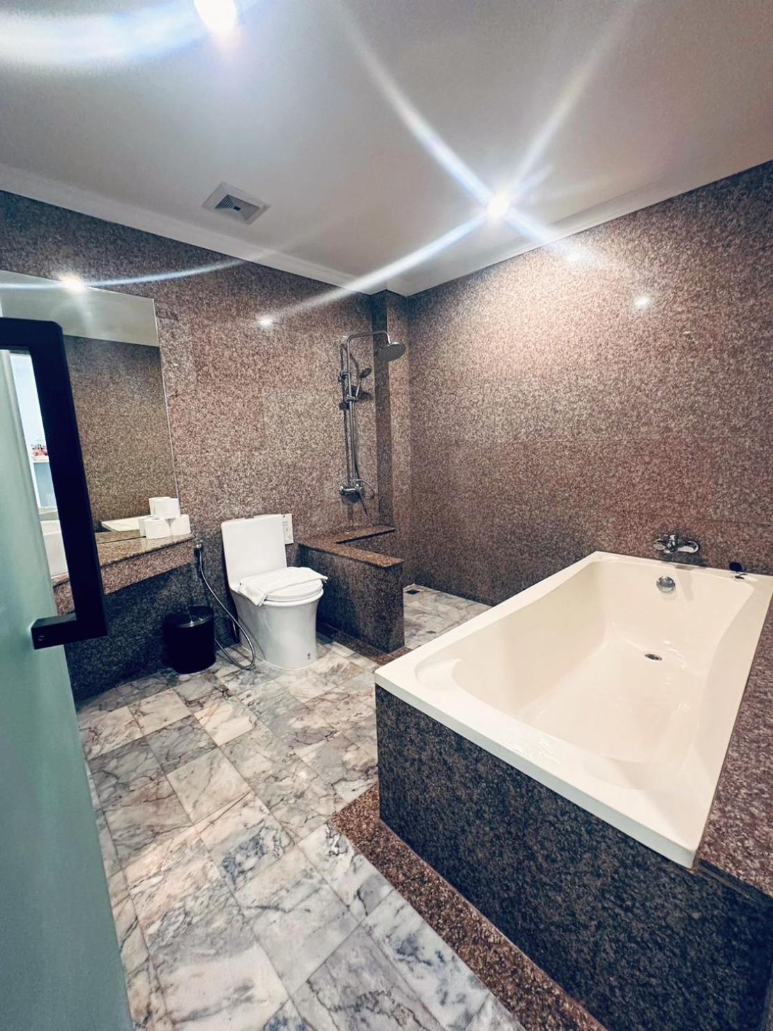 Ocean Pie Phuket - Adult Only Hotell Rawai Exteriör bild